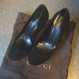 Gucci black suede pumps